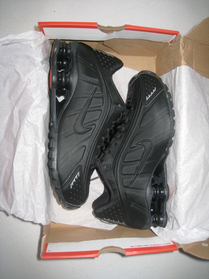 Nike Shox R4